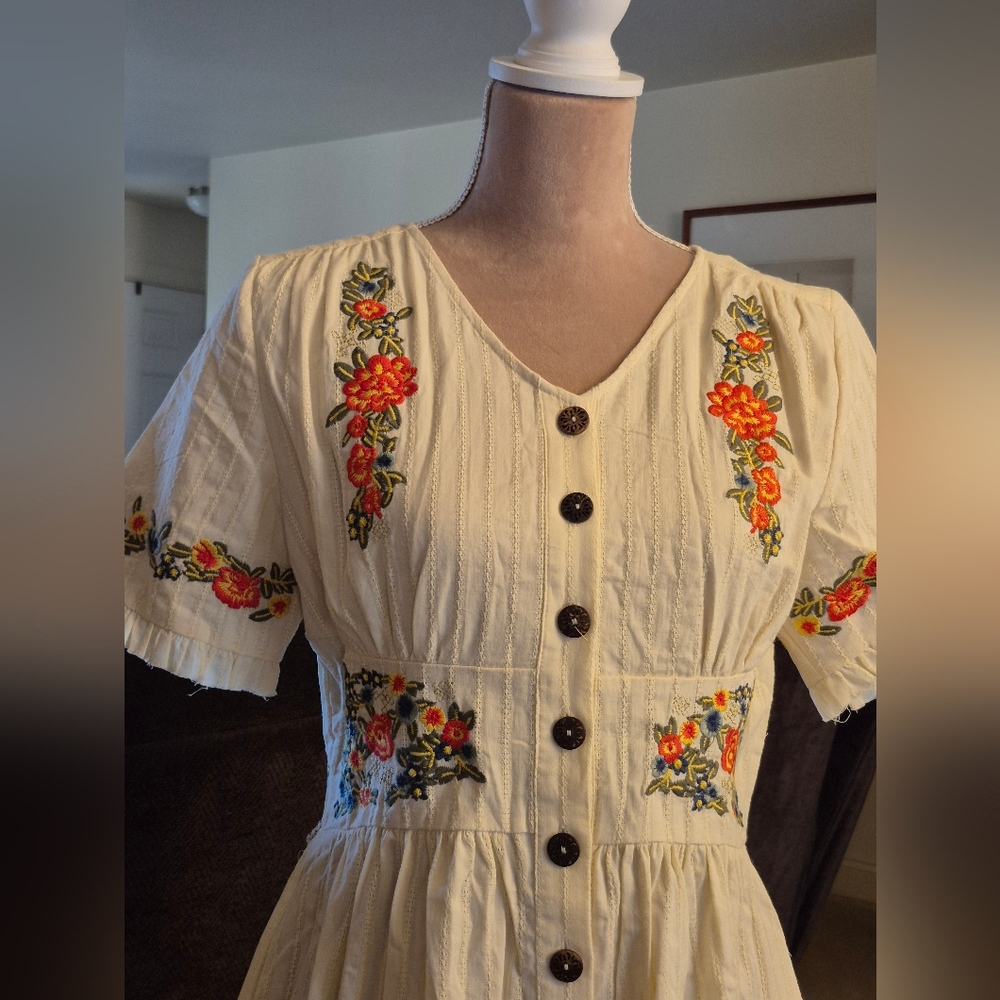 NEW Lot Of 2 Petal Lush Dress Size Small, White And Ivory Embroidered - Picture 3 of 13
